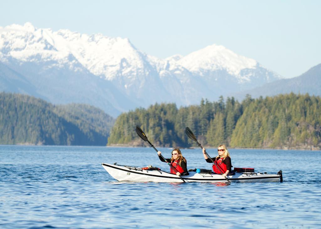 Tofino Paddlers Inn Экстерьер фото
