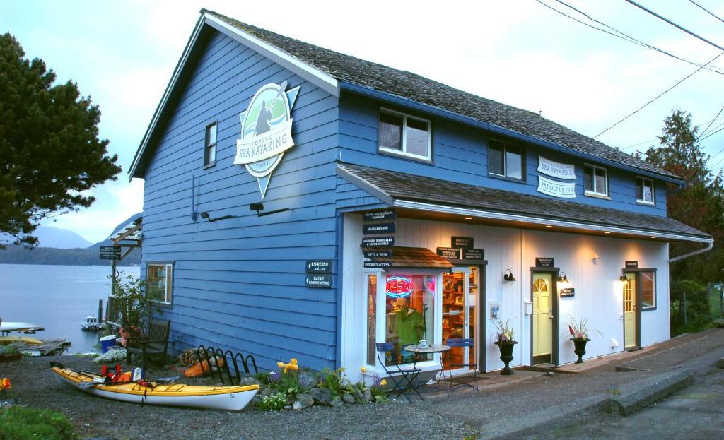 Tofino Paddlers Inn Экстерьер фото
