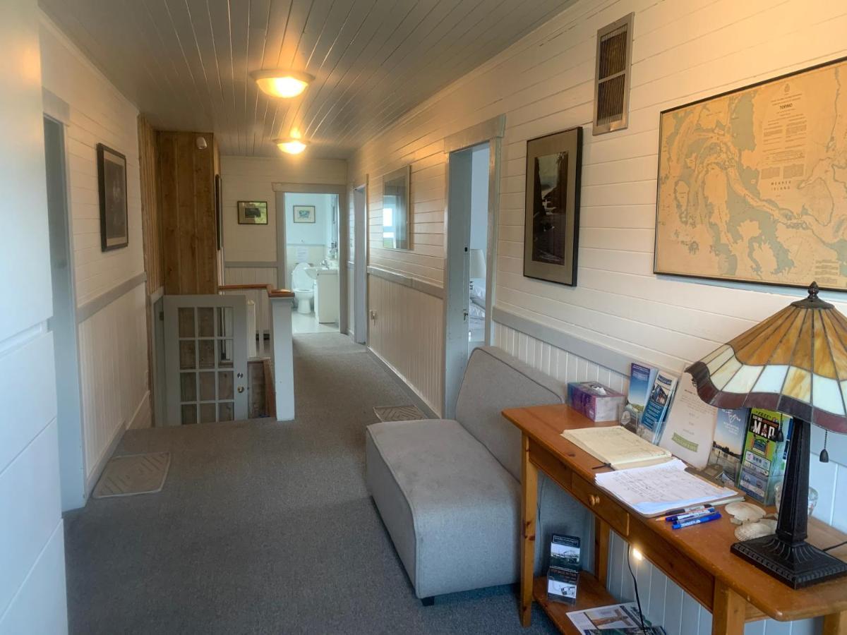 Tofino Paddlers Inn Экстерьер фото
