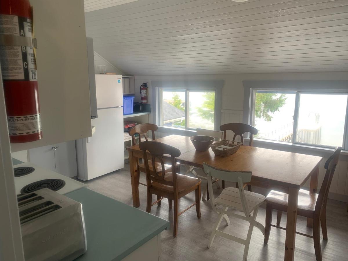 Tofino Paddlers Inn Экстерьер фото