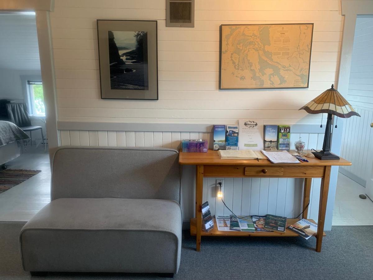 Tofino Paddlers Inn Экстерьер фото